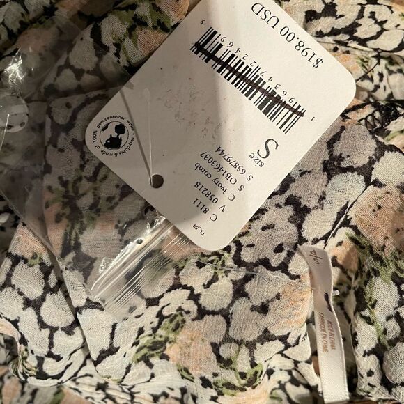 NWT Free People Gigi Floral Chiffon
Maxi Top
Retail $198 size S - Picture 16 of 16